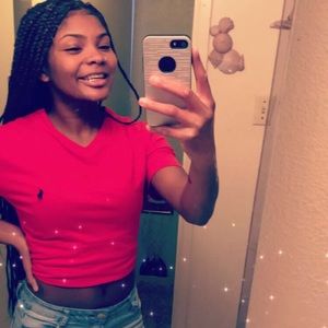 Meet your Posher, Annaya